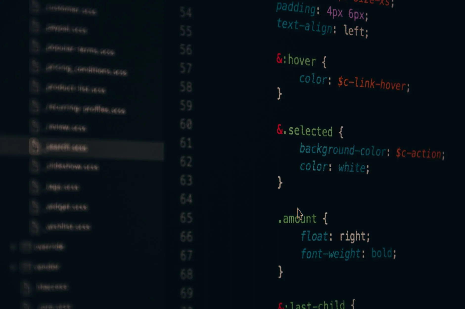 Editor de código com script de automação aberto