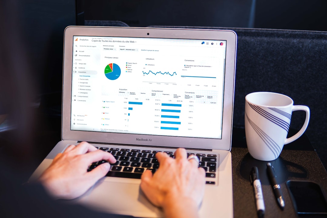 Análise de backlinks e métricas de SEO em painel digital