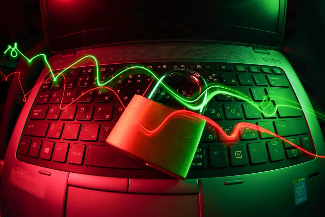Tela de e-mail com alerta de segurança e mensagem suspeita