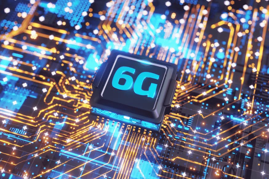 Chip com a inscrição 6G sobre placa de circuito iluminada