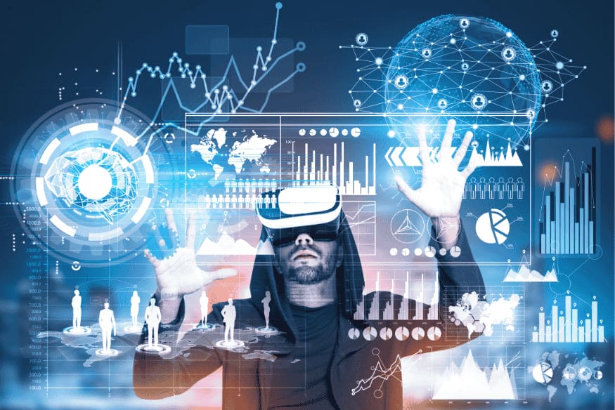 Homem com óculos VR interagindo com hologramas e gráficos digitais